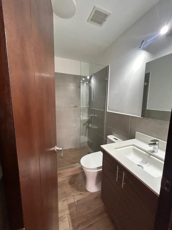 Apartamento en Alquiler Casalini Diagonal — Apartamento en Alquiler en Casalini Diagonal 6, Zona 10, Guatemala, Ciudad — foto 3 de 10