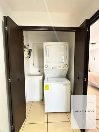 Apartamento Amueblado en renta I Edificio Madeleine I Zona 10 — Apartamento en Alquiler en Zona 10, Guatemala, Ciudad — miniatura 3 de 10