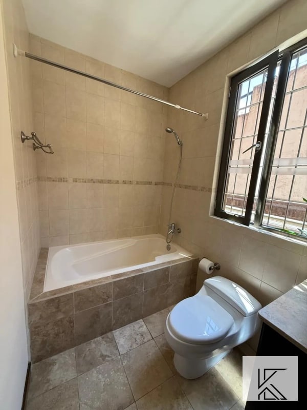 Apartamento de lujo en Edificio en zona 14 en Nivel Bajo - 3