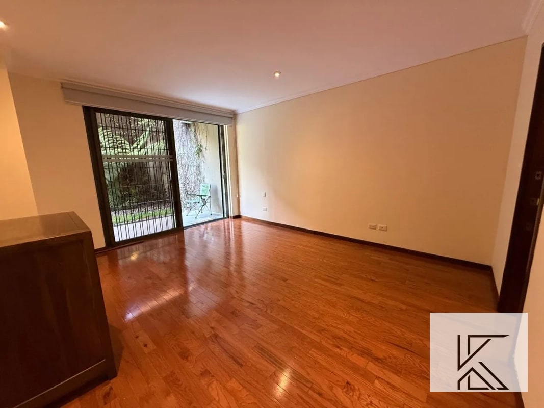 Apartamento de lujo en Edificio en zona 14 en Nivel Bajo - 4