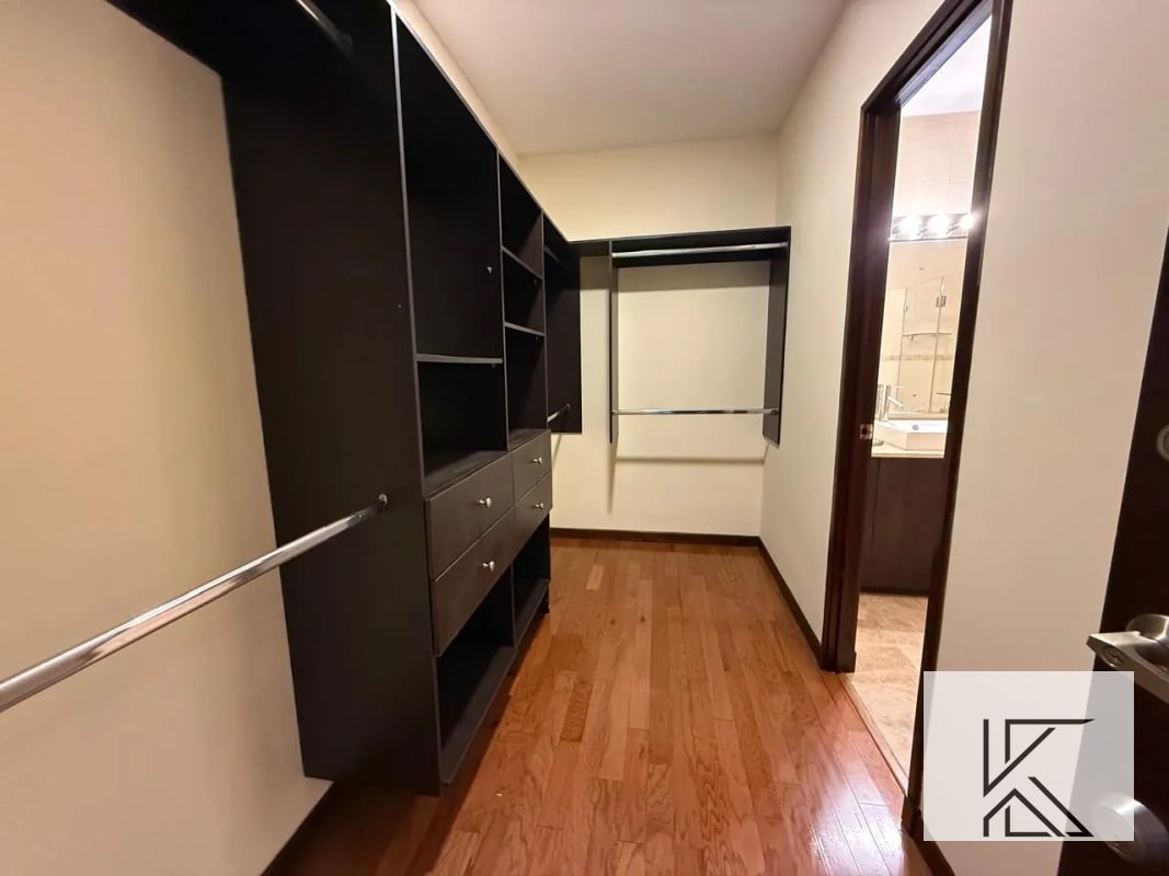 Apartamento de lujo en Edificio en zona 14 en Nivel Bajo - 5