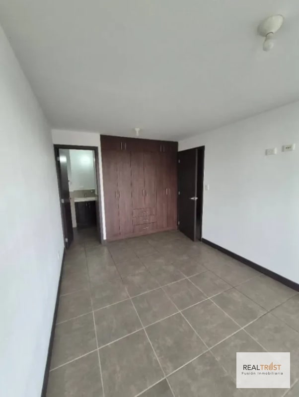 VENDO APARTAMENTO EN VISTA HERMOSA ZONA 15 - 3