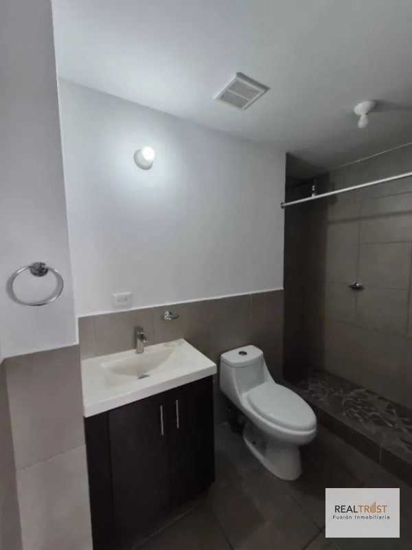 VENDO APARTAMENTO EN VISTA HERMOSA ZONA 15 - 2