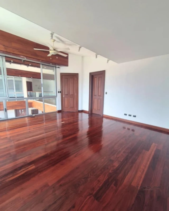 PENTHOUSE EN VENTA ZONA 14, PLENUM -DOS NIVELES + TERRAZA- - 3