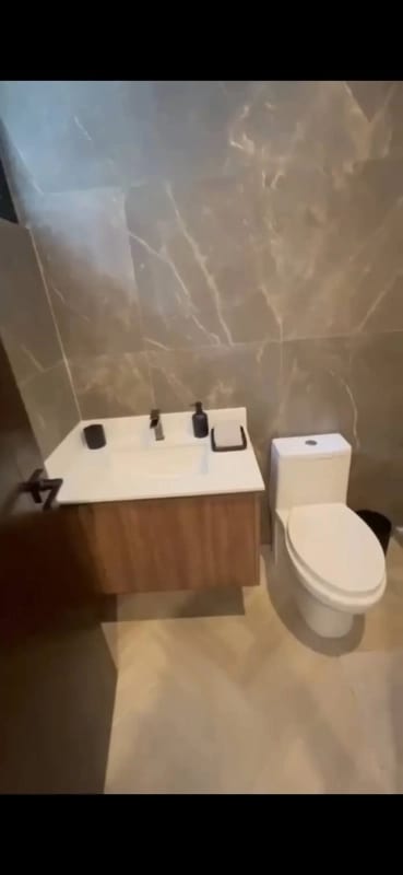 APARTAMENTO EN VENTA (DERECHO) EN LA ZONA 10 EDIFICIO ANKORI — Apartamento en Venta en Zona 10, Guatemala, Ciudad — foto 2 de 14