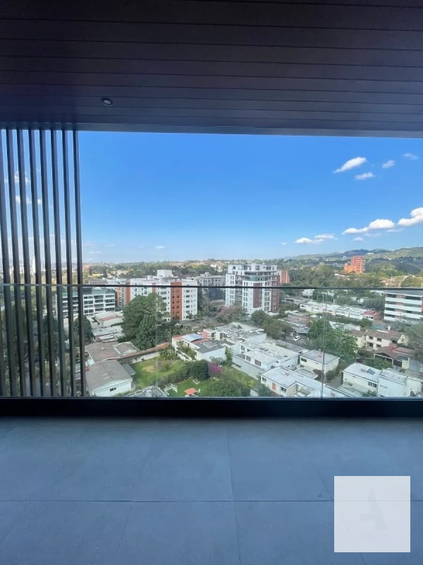 Elegante apartamento en nivel alto dentro de Gaura - zona 15 - 11