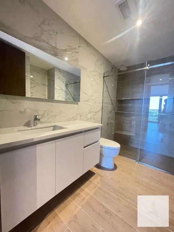 Elegante apartamento en nivel alto dentro de Gaura - zona 15 - 4