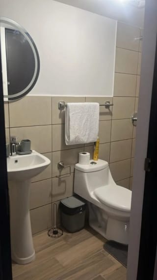 Z.12 APTO. EDIFICIO NUA 12 SEMI-AMUEBLADO — Apartamento en Alquiler en Zona 12, Guatemala, Ciudad — miniatura 6 de 10