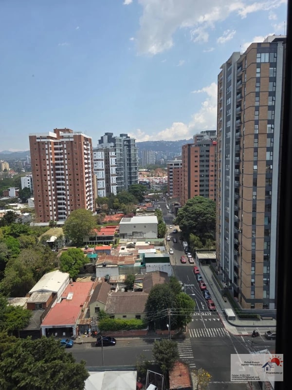 VENDO APTO ZONA 10, NEO, REF.6911 *122.40 M2, 2 HAB, 2 BAÑOS, 2 PARQUEOS, BALCON* - 6