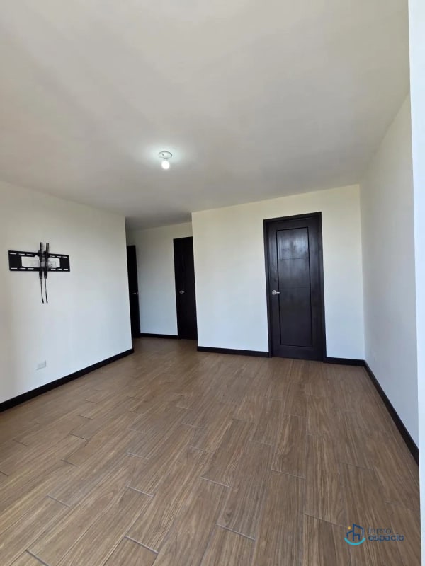 Apartamento en Venta – Torre Praga, Zona 15 - 13