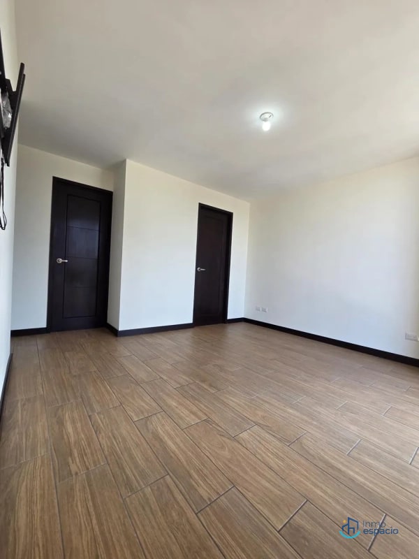 Apartamento en Venta – Torre Praga, Zona 15 - 12