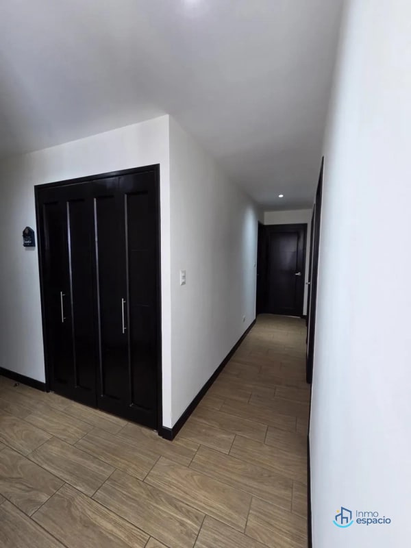 Apartamento en Venta – Torre Praga, Zona 15 - 7