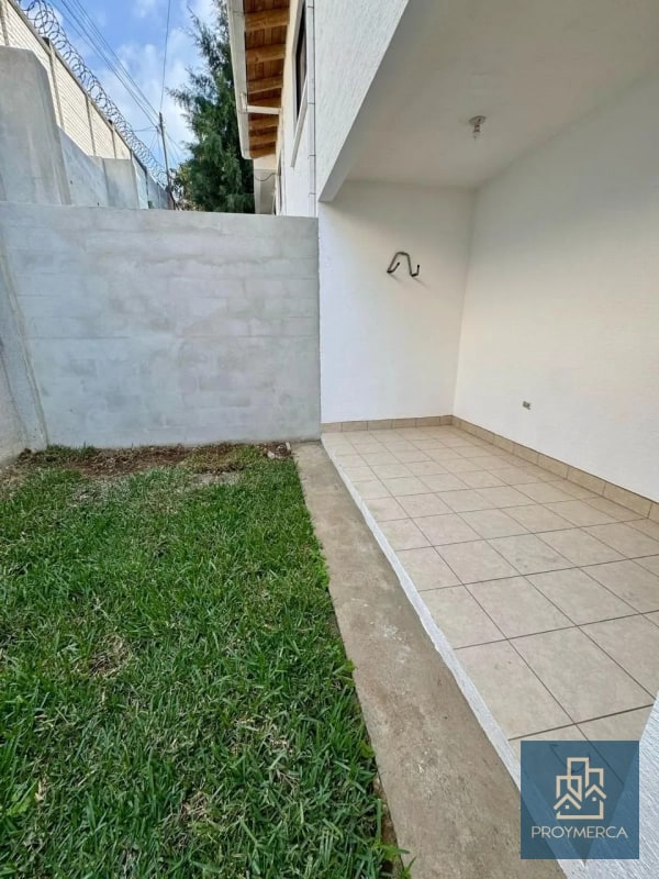 Casa en alquiler, Condominio San Mateo, boulevard Acatán Zona 16 - 9