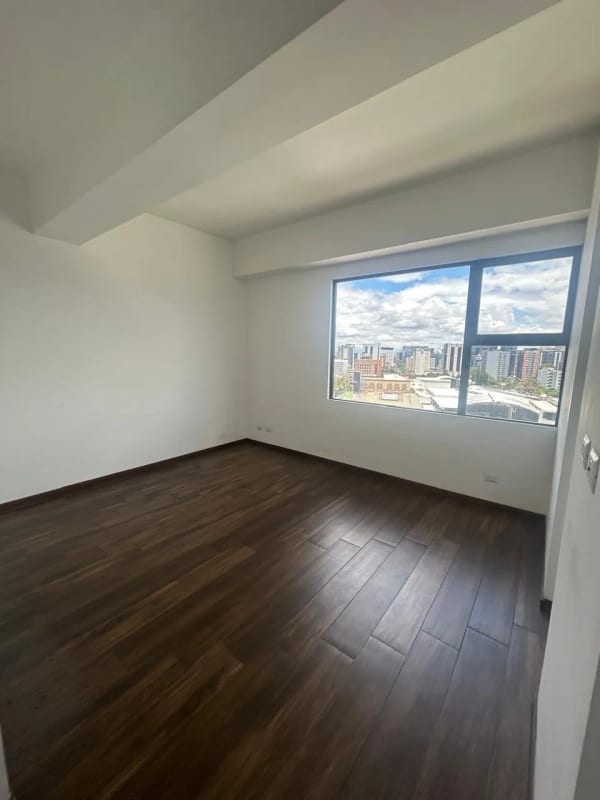 Se Vende Apto. en Zona 10. Excelente Ubicación. — Apartamento en Venta en Zona 10, Guatemala, Ciudad — foto 2 de 16