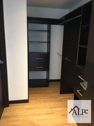 MODERNO APARTAMENTO CON VISTA PRIVILEGIADA — Apartamento en Alquiler en Zona 15, Guatemala, Ciudad — miniatura 6 de 9