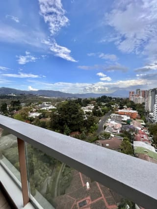 Apartamento con linda vista en Alquiler Zona 14 — Apartamento en Alquiler en Zona 14, Guatemala, Ciudad — miniatura 3 de 9