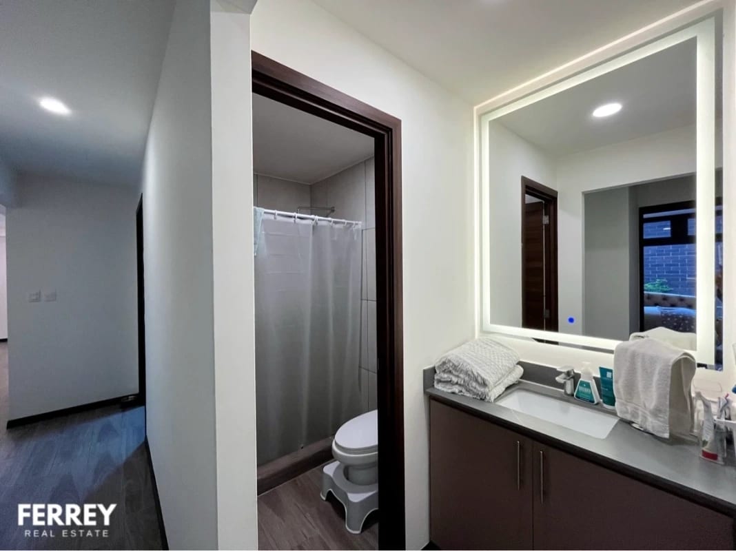 APARTAMENTO EN VENTA EDIFICIO NIKO 10 ZONA 10 — Apartamento en Venta en Zona 10, Guatemala, Ciudad — foto 3 de 11