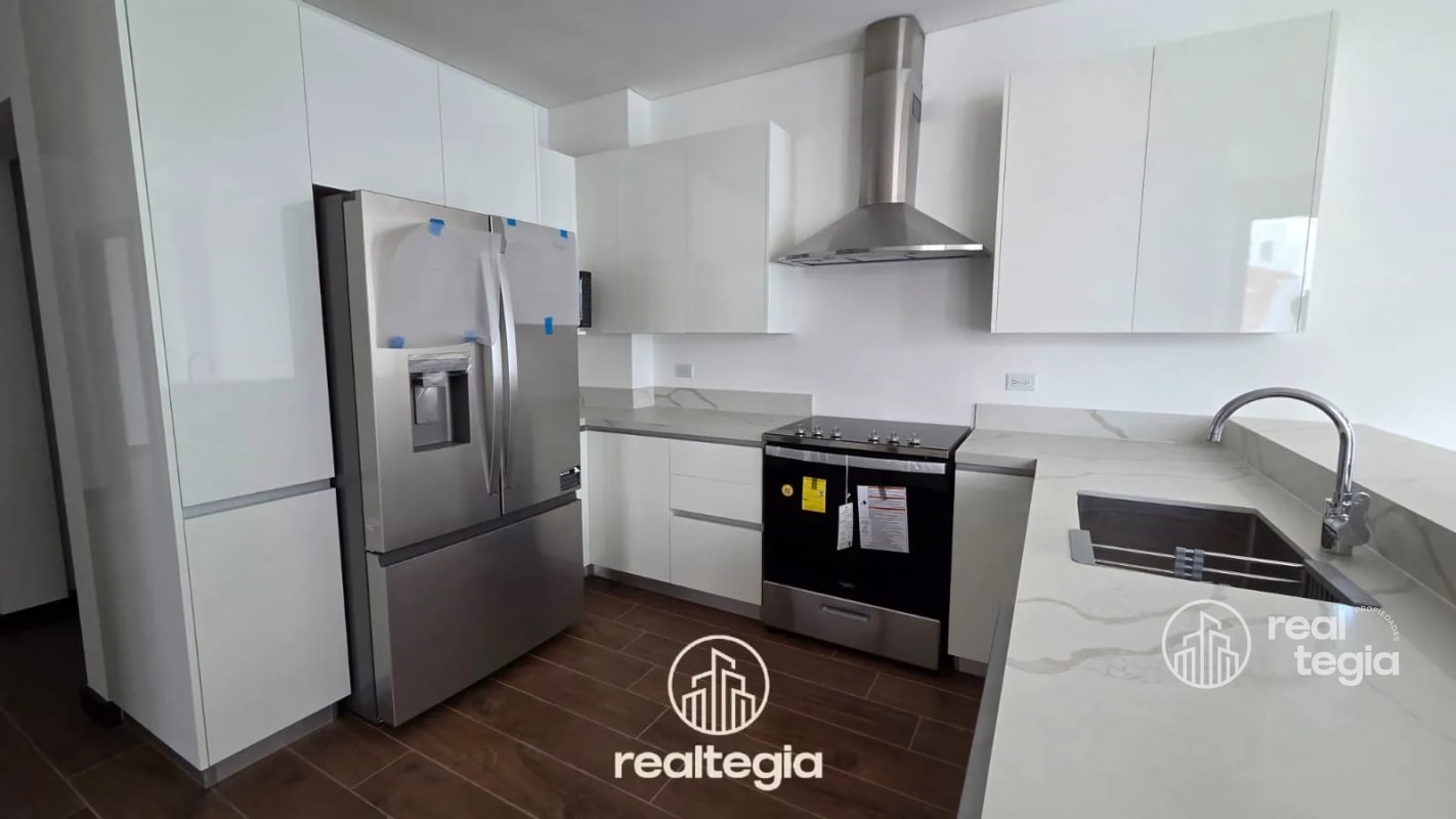 APARTAMENTO EN LIRIOS DE CAYALÁ ZONA 16 - 13