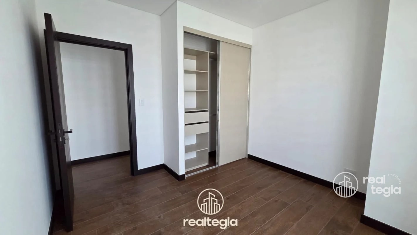 APARTAMENTO EN LIRIOS DE CAYALÁ ZONA 16 - 7