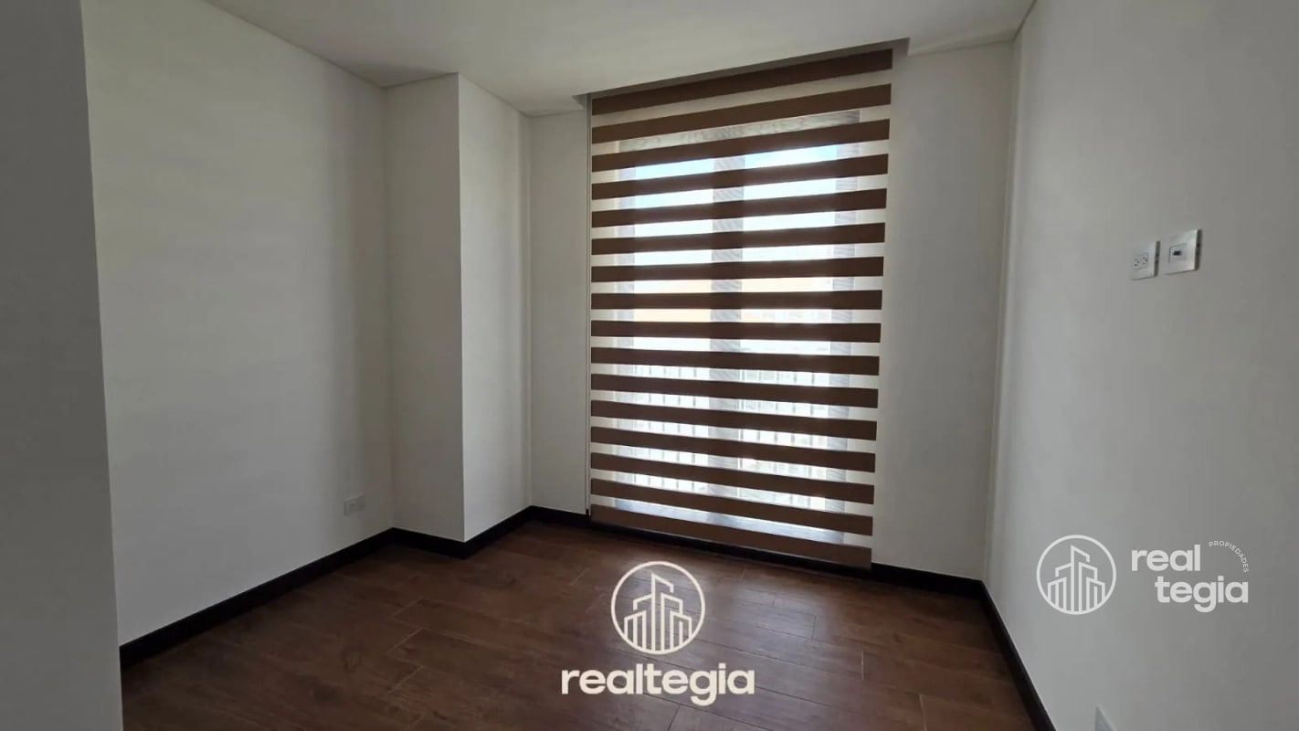 APARTAMENTO EN LIRIOS DE CAYALÁ ZONA 16 - 5