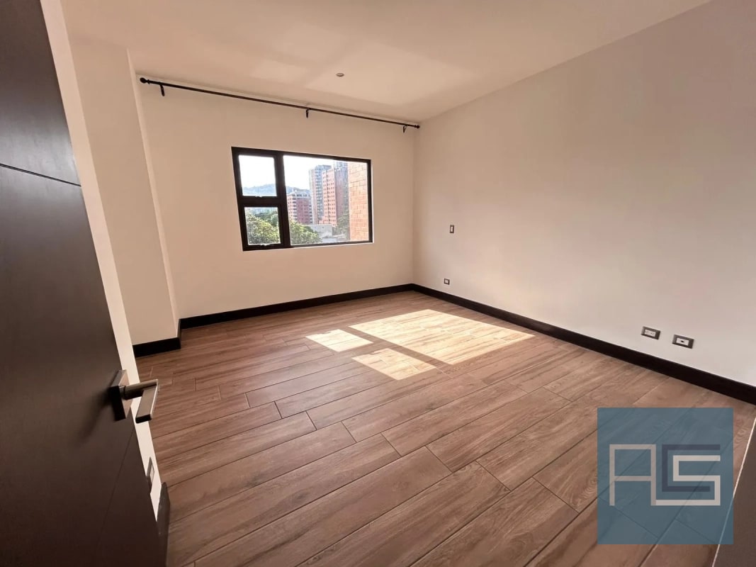 *Amplio e iluminado Apartamento de 3 hab., en Renta en zona 10* - 10