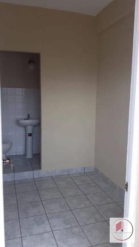 Alquiler de hermoso apartamento en Altos de San cristobal zona 8 de mixco - 11