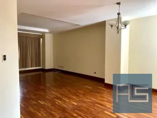 En RENTA - Amplio Apartamento ubicado en sector exclusivo de Oakland Zona 10 — Apartamento en Alquiler en Oakland I, Zona 10, Guatemala, Ciudad — miniatura 13 de 17