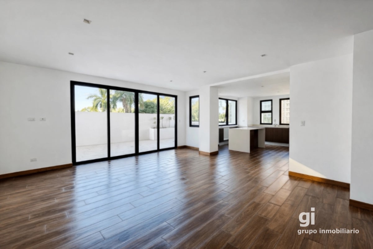 Apartamento con la comodidad de una casa en venta en zona 15 - 17
