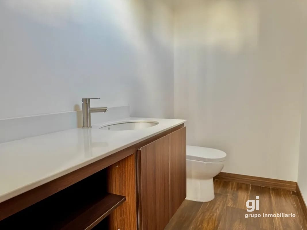 Apartamento con la comodidad de una casa en alquiler en zona 15 — Apartamento en Alquiler en Zona 15, Guatemala, Ciudad — foto 14 de 17