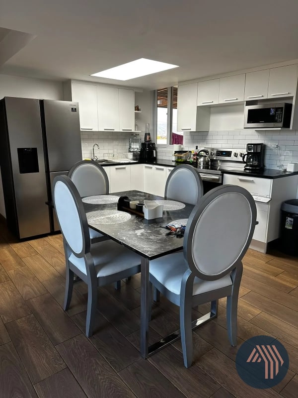 ALQUILER DE AMPLIO PENTHOUSE - ROQUE, ZONA 02 - 3