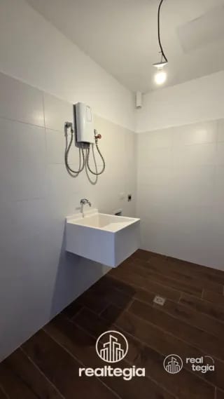 APARTAMENTO LIRIOS DE CAYALÁ ZONA 16 — Apartamento en Alquiler en Zona 16, Guatemala, Ciudad — miniatura 10 de 12