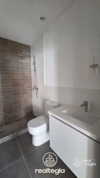 APARTAMENTO LIRIOS DE CAYALÁ ZONA 16 — Apartamento en Alquiler en Zona 16, Guatemala, Ciudad — miniatura 5 de 12