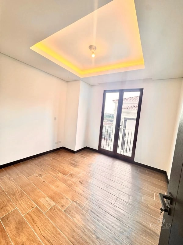 Zona 16 • Apartamento en Renta • Lirios de Cayalá - 6
