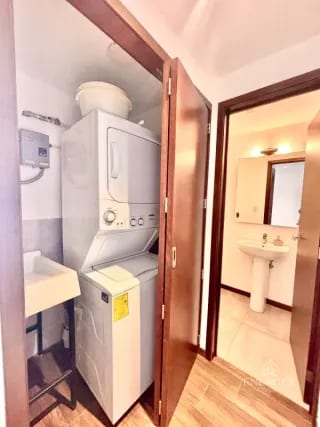 Zona 10 • Apartamento Amueblado en Renta/Venta • Casa Clara — Apartamento en Alquiler en Casa Clara, Zona 10, Guatemala, Ciudad — miniatura 5 de 12