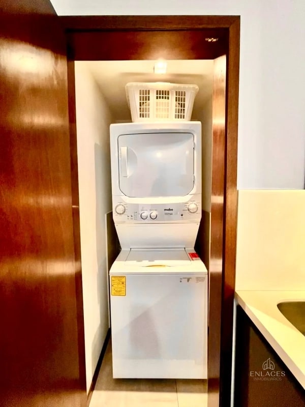 Zona 10 • Apartamento en Renta/Venta • Edificio Casa Clara • Amueblado y Equipado - 5