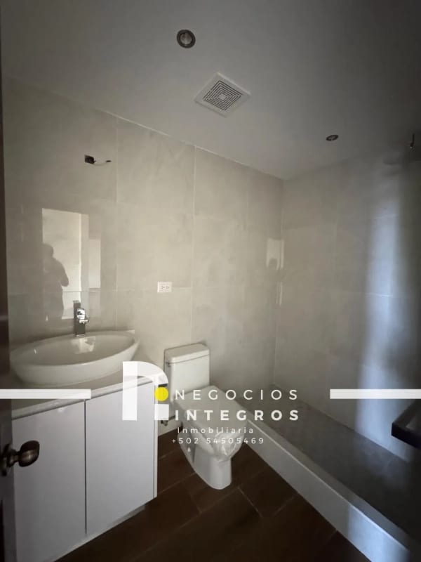 VENDO APARTAMENTO REMODELADO, IMPUESTOS INCLUIDOS,  MILENIA OAKLAND Z.10 — Apartamento en Venta en Milenia, Zona 10, Guatemala, Ciudad — foto 5 de 16