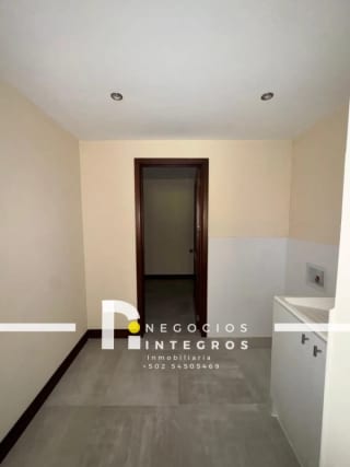 VENDO APARTAMENTO REMODELADO, IMPUESTOS INCLUIDOS,  MILENIA OAKLAND Z.10 — Apartamento en Venta en Milenia, Zona 10, Guatemala, Ciudad — miniatura 4 de 16