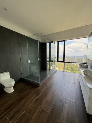 PENTHOUSE DE LUJO EN VENTA – MILENIA OAKLAND, ZONA 10 — Apartamento en Venta en Milenia, Zona 10, Guatemala, Ciudad — miniatura 3 de 7