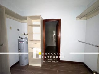 VENDO APARTAMENTO REMODELADO, IMPUESTOS INCLUIDOS,  MILENIA OAKLAND Z.10 — Apartamento en Venta en Milenia, Zona 10, Guatemala, Ciudad — miniatura 3 de 17