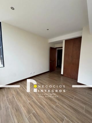 VENDO APARTAMENTO REMODELADO, IMPUESTOS INCLUIDOS,  MILENIA OAKLAND Z.10 — Apartamento en Venta en Milenia, Zona 10, Guatemala, Ciudad — miniatura 15 de 17