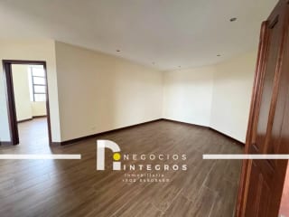VENDO APARTAMENTO REMODELADO, IMPUESTOS INCLUIDOS,  MILENIA OAKLAND Z.10 — Apartamento en Venta en Milenia, Zona 10, Guatemala, Ciudad — miniatura 10 de 16