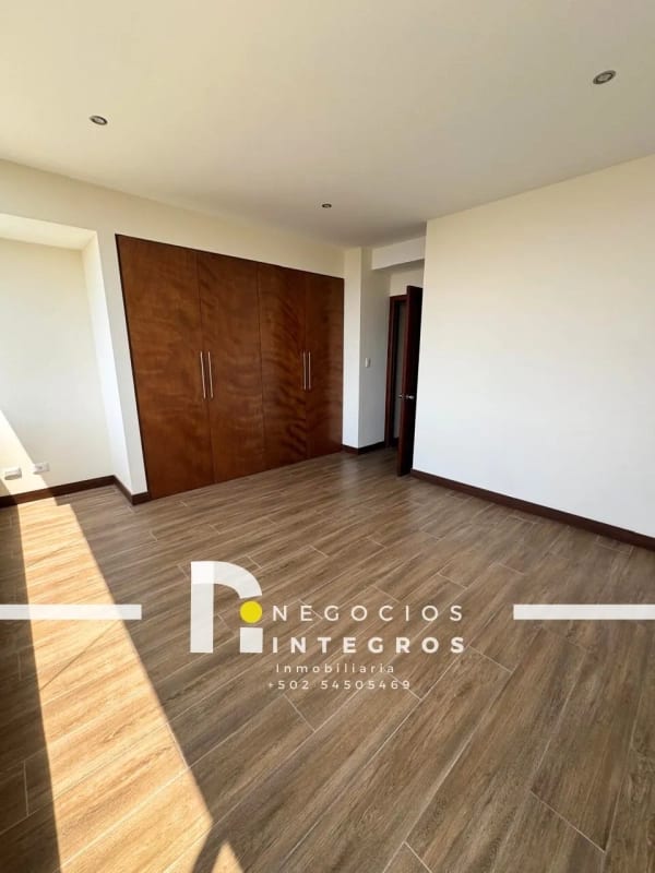 VENDO APARTAMENTO REMODELADO, IMPUESTOS INCLUIDOS,  MILENIA OAKLAND Z.10 — Apartamento en Venta en Milenia, Zona 10, Guatemala, Ciudad — foto 4 de 16