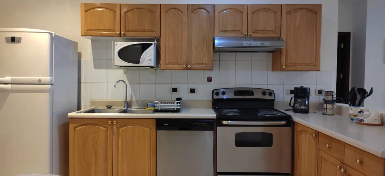 Apto Amueblado Edificio Milenia Oakland — Apartamento en Alquiler en Milenia, Zona 10, Guatemala, Ciudad — foto 7 de 10
