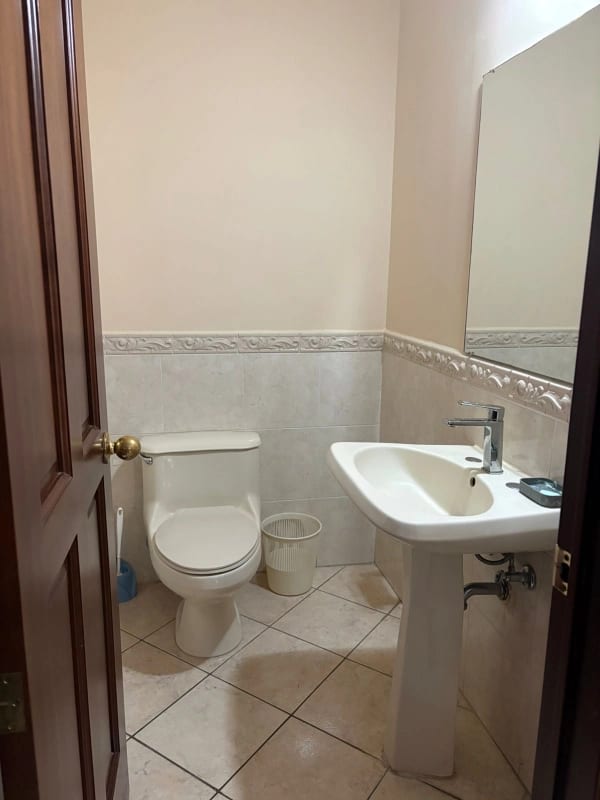 Apto Amueblado Edificio Milenia Oakland — Apartamento en Alquiler en Milenia, Zona 10, Guatemala, Ciudad — foto 2 de 10