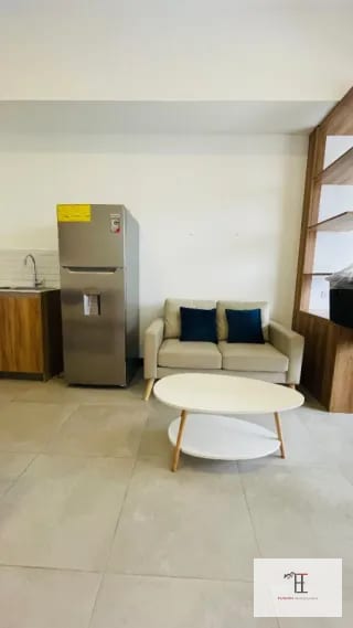 RENTO APARTAMENTO  TIPO ESTUDIO MODERNO Y AMUEBLADO EN EDIFICIO ELEMENTO ZONA 13 FINAL LAS AMÉRICAS — Apartamento en Alquiler en Elemento Plaza Berlín, Zona 13, Guatemala, Ciudad — miniatura 6 de 6