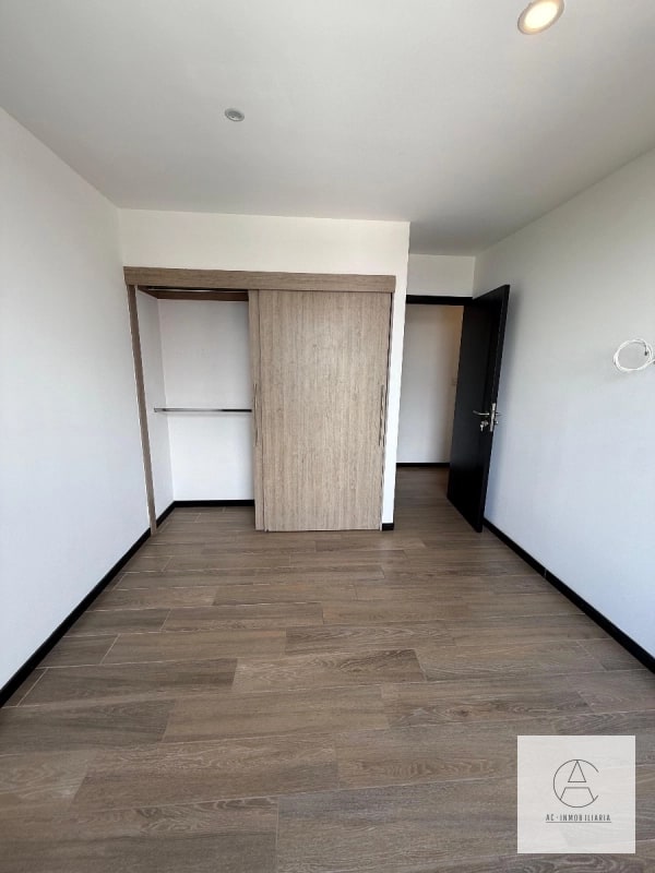Apartamento en venta en Borghetto, zona 15 Vh1. - 8