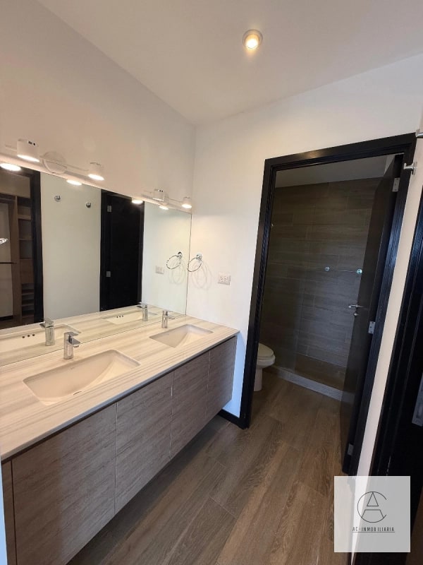 Apartamento en venta en Borghetto, zona 15 Vh1. - 2