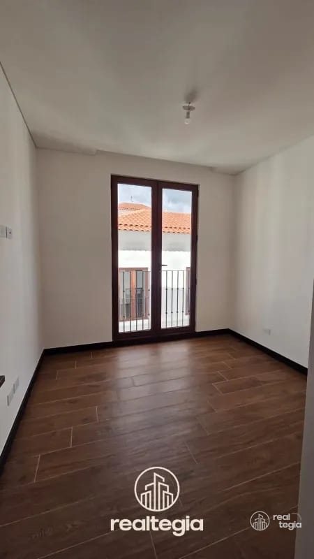 APARTAMENTO EN LIRIOS DE CAYALÁ ZONA 16 — Apartamento en Venta en Zona 16, Guatemala, Ciudad — foto 11 de 13