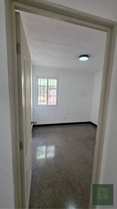 Apartamento con jardin en venta zona 21 - 5