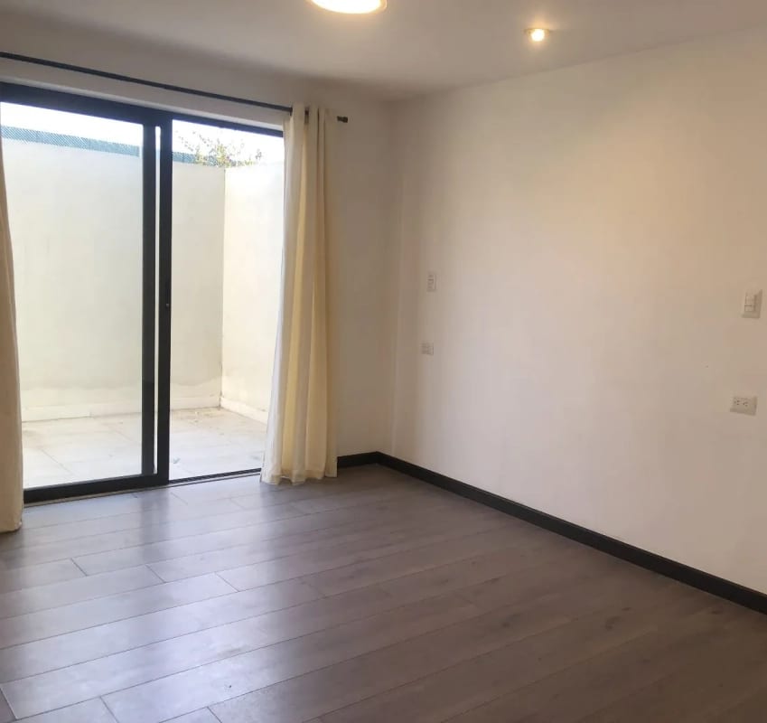 Vendo Apartamento Con Patio en Di Fiori Zona 7 — Apartamento en Venta en Zona 7, Guatemala, Ciudad — foto 2 de 7